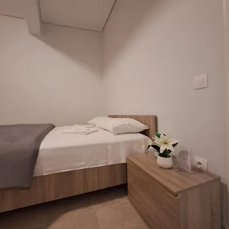 Lysandros Comfortable In Athens, Near The Metro Apartment
